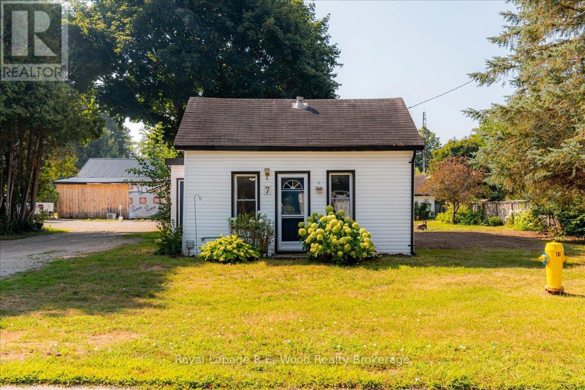 7 Mill Street W, Norwich (Otterville), Ontario  N0J 1R0 - Photo 2 - X13695612