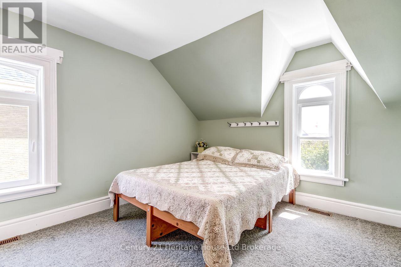 166 Dundas Street W, Zorra (Thamesford), Ontario  N0M 2M0 - Photo 12 - X13697104
