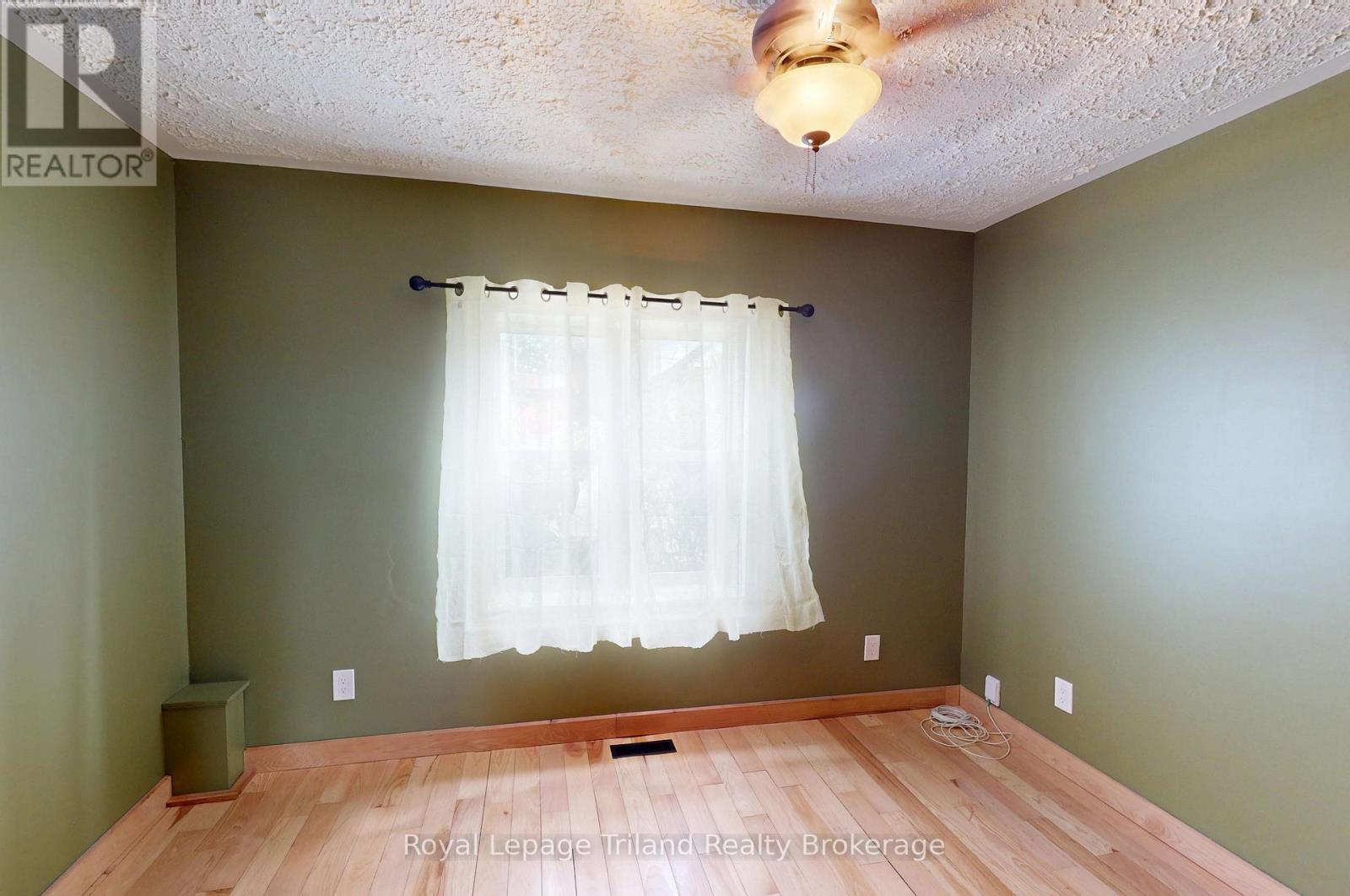 16 Broadway Street, Woodstock (Woodstock - South), Ontario  N4S 2Z9 - Photo 6 - X13697458
