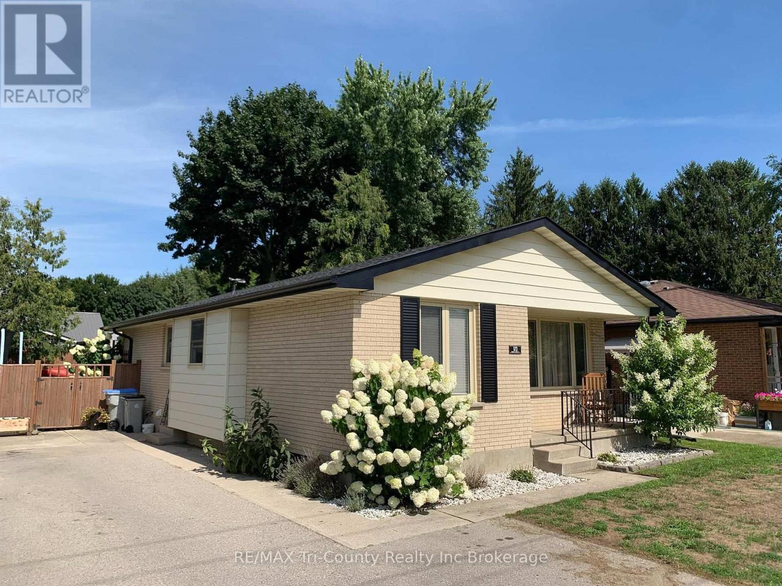 173 Carroll Street W, Strathroy-Caradoc (Sw), Ontario  N7G 3P8 - Photo 2 - X13703032