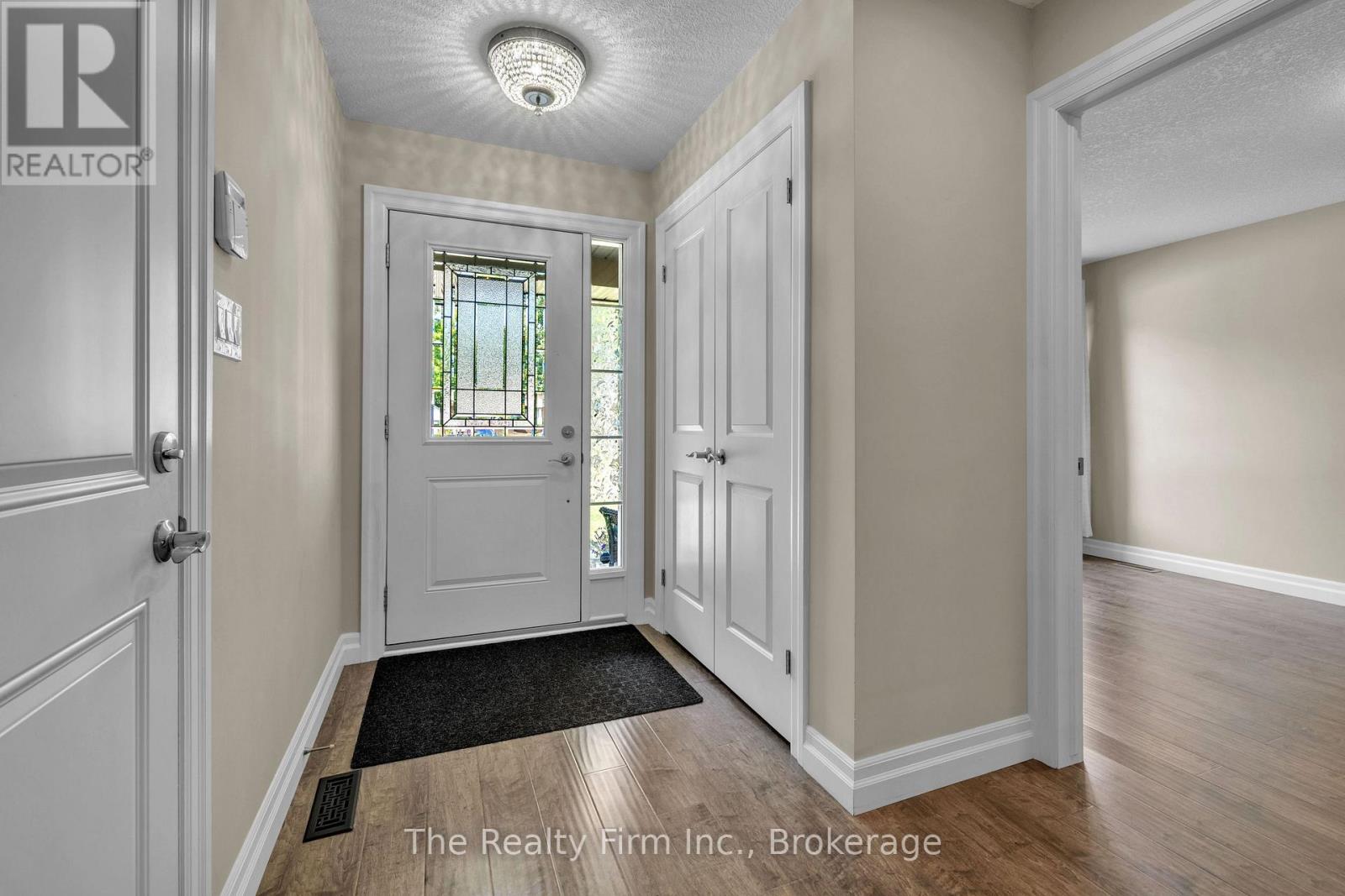 27 Cronyn Street, Woodstock (Woodstock - South), Ontario  N4S 3T4 - Photo 3 - X13703268