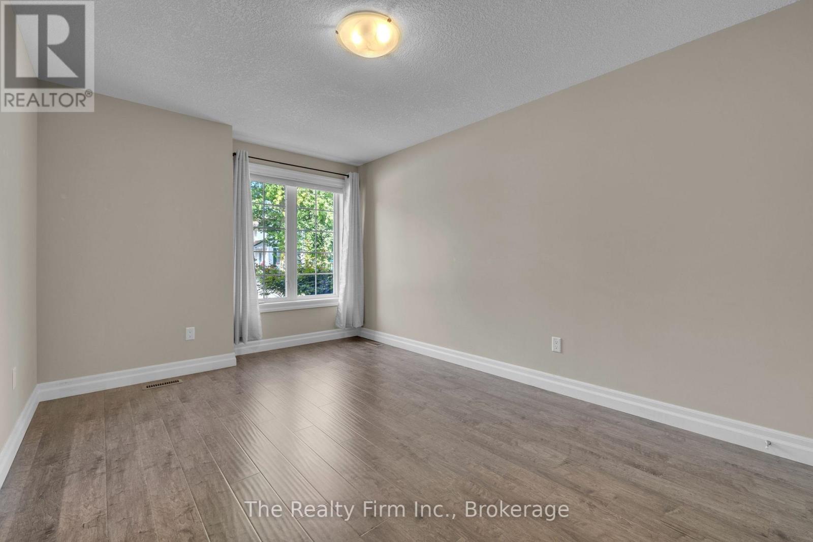 27 Cronyn Street, Woodstock (Woodstock - South), Ontario  N4S 3T4 - Photo 5 - X13703268