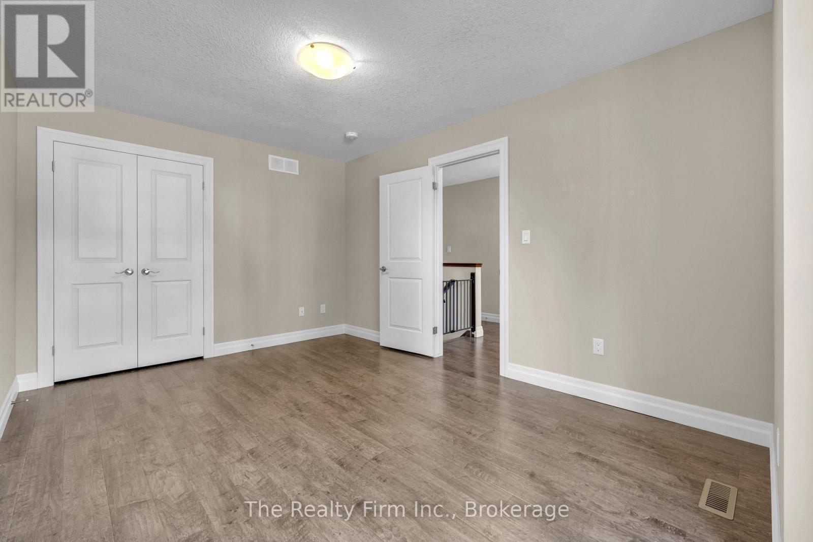 27 Cronyn Street, Woodstock (Woodstock - South), Ontario  N4S 3T4 - Photo 6 - X13703268