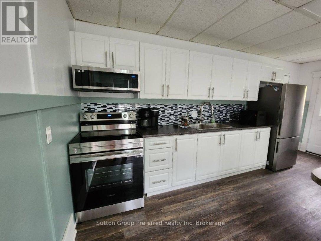1792 Longwoods Road, Southwest Middlesex (Wardsville), Ontario  N0L 2N9 - Photo 10 - X13709668