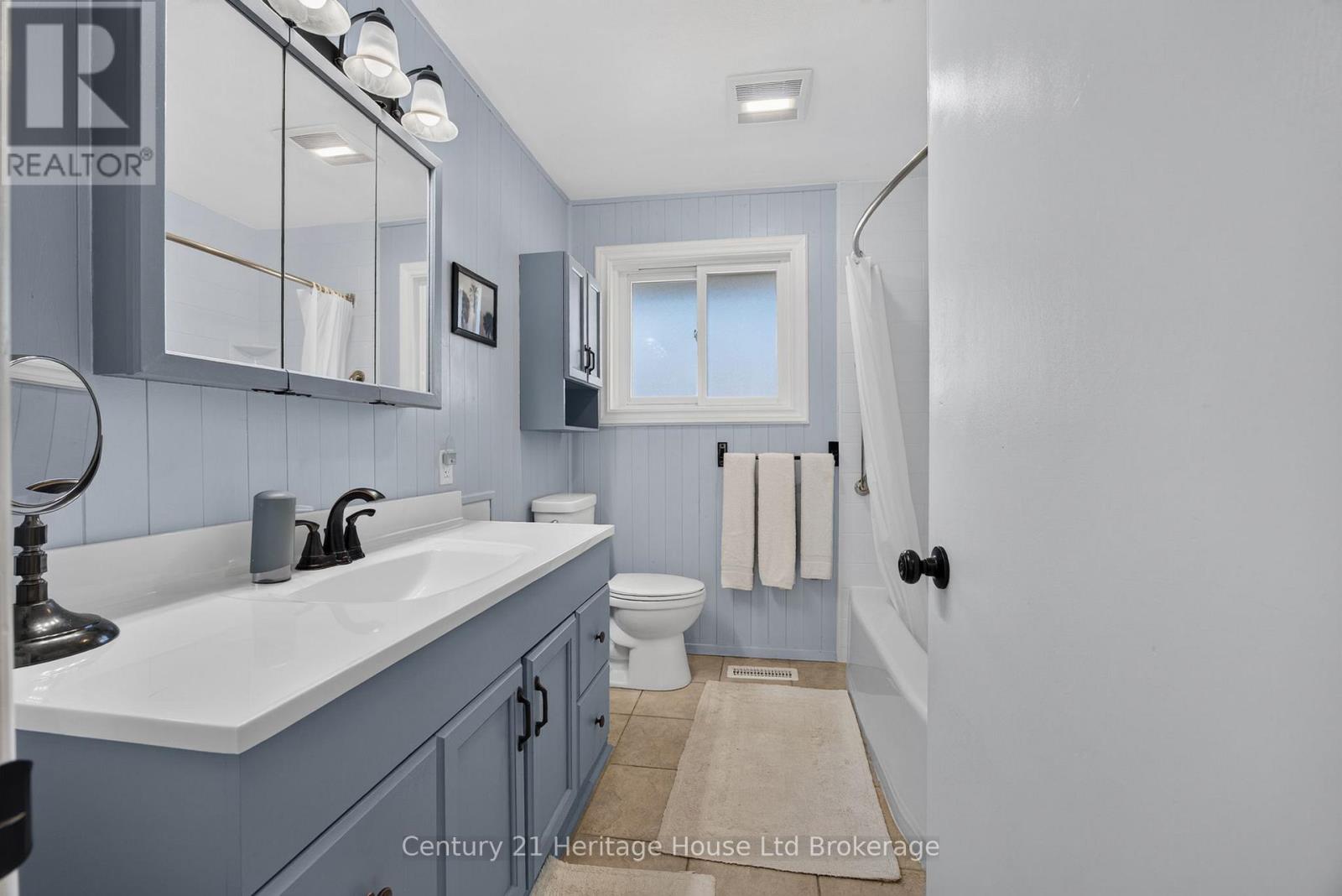 256 Markwell Street, Norfolk (Delhi), Ontario  N4B 2R2 - Photo 13 - X13711792