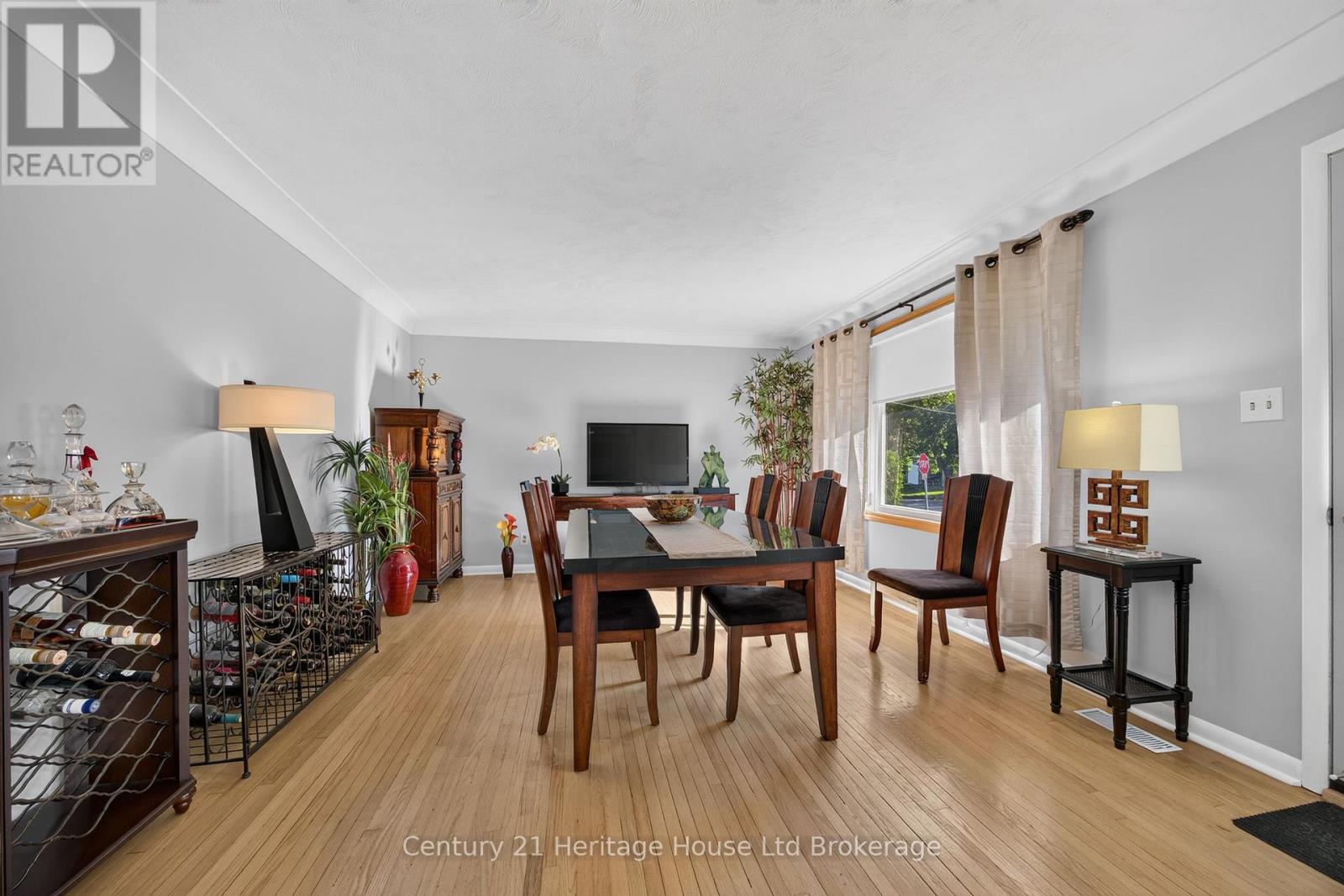 256 Markwell Street, Norfolk (Delhi), Ontario  N4B 2R2 - Photo 4 - X13711792