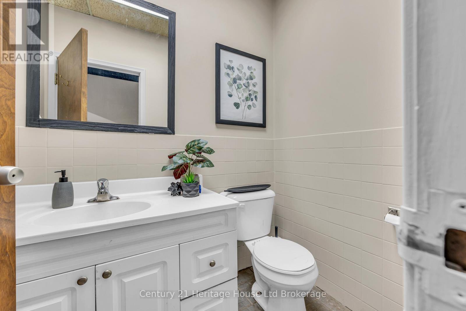 905 Dufferin Street, Woodstock (Woodstock - South), Ontario  N4S 1Y8 - Photo 12 - X13714276