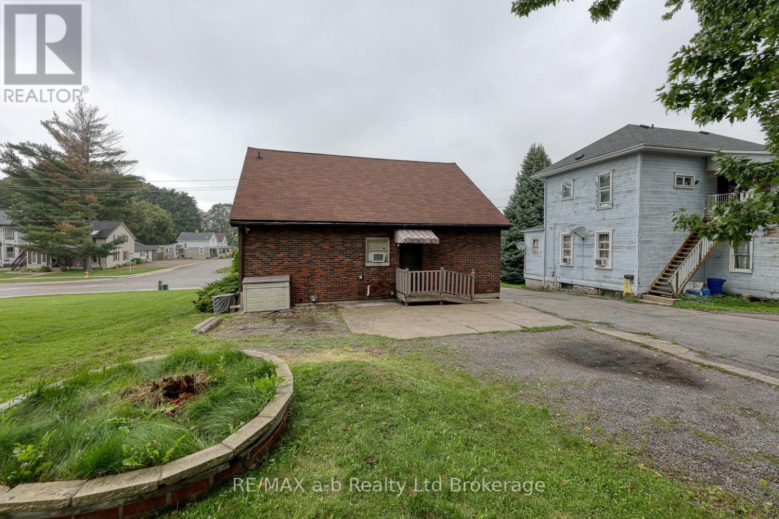 77 Charles Street W, Ingersoll (Ingersoll - South), Ontario  N5C 2L7 - Photo 2 - X13716330