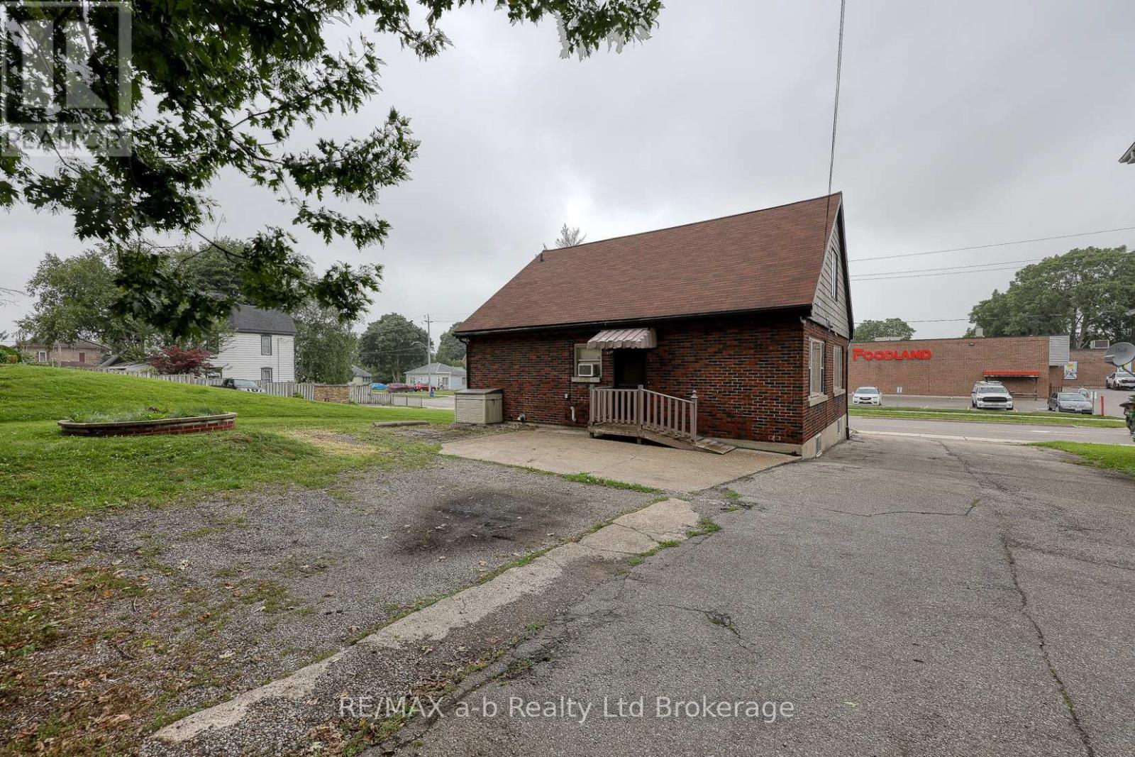 77 Charles Street W, Ingersoll (Ingersoll - South), Ontario  N5C 2L7 - Photo 3 - X13716330