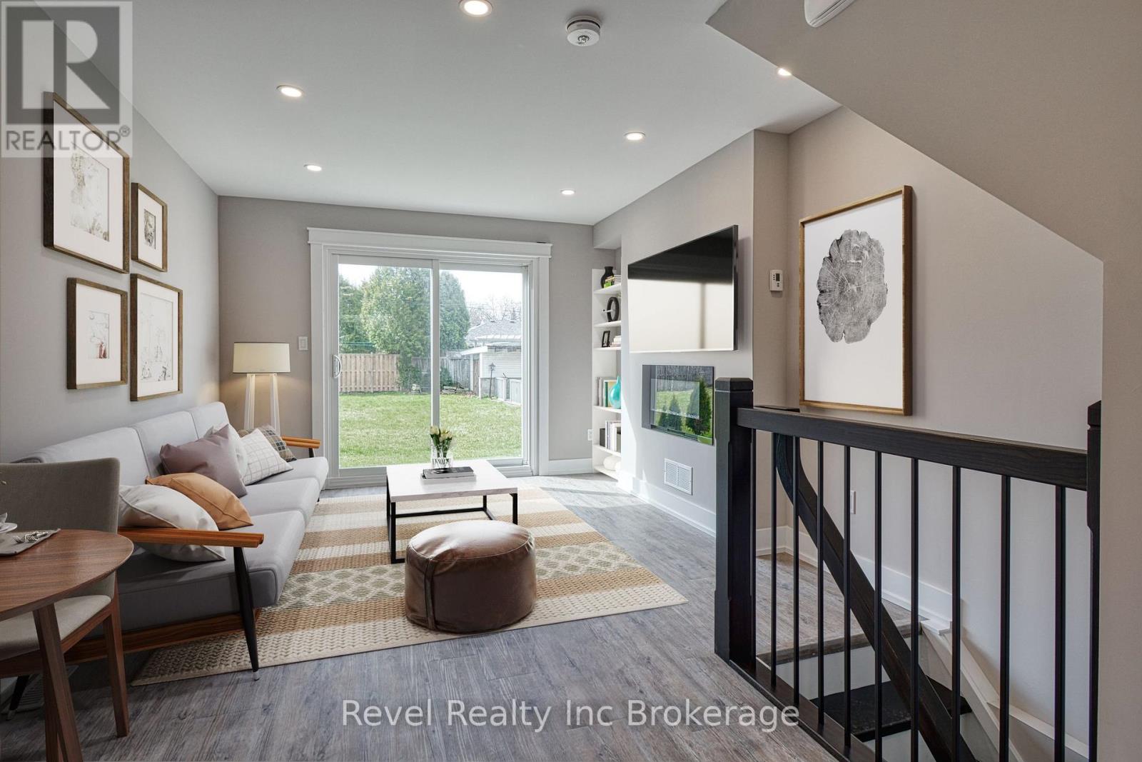 9 - 226 Clarke Street N, Woodstock (Woodstock - North), Ontario  N4S 7M7 - Photo 2 - X13716456