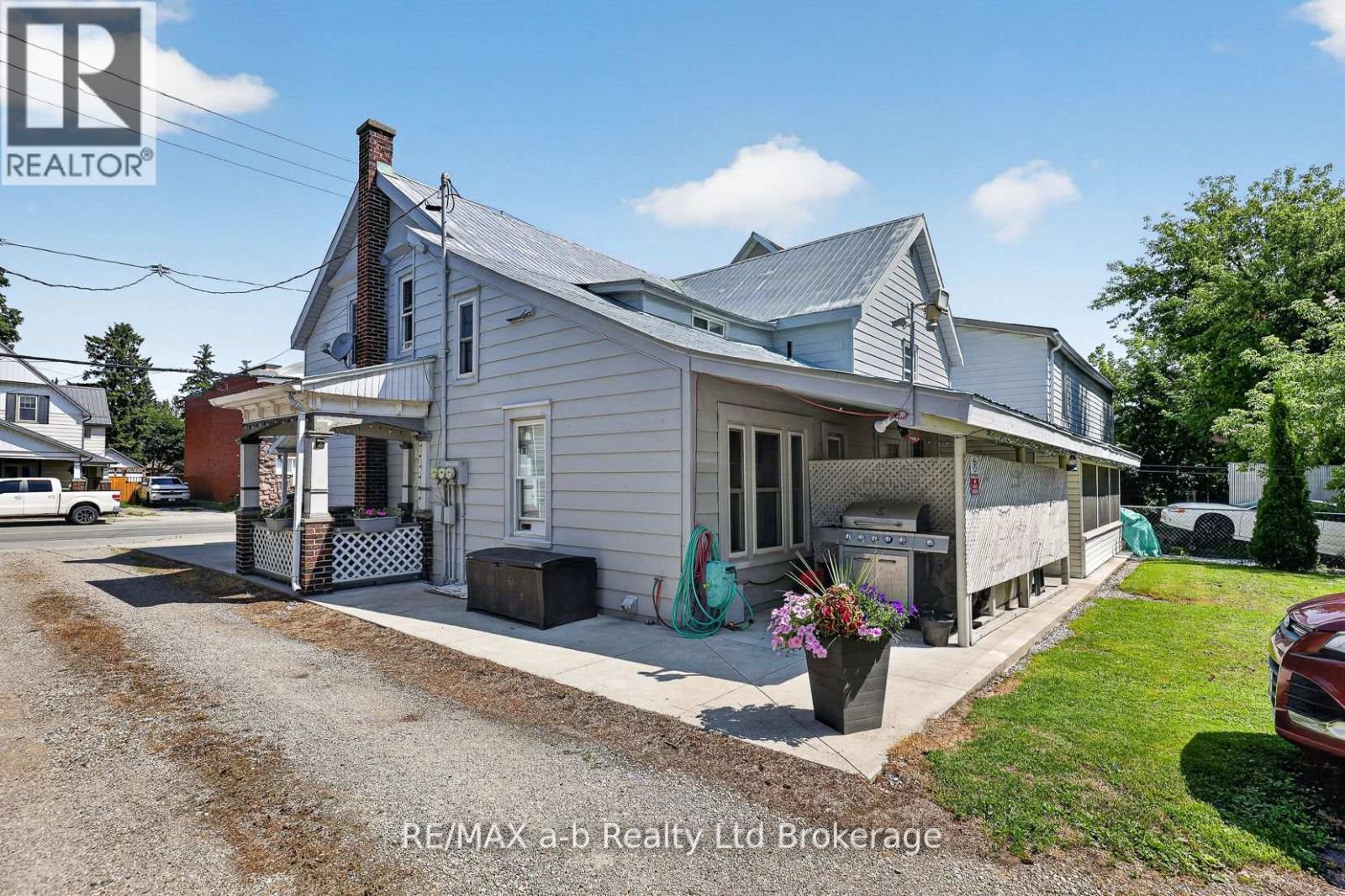 133 Dundas Street W, Zorra (Thamesford), Ontario  N0M 2M0 - Photo 4 - X13720462