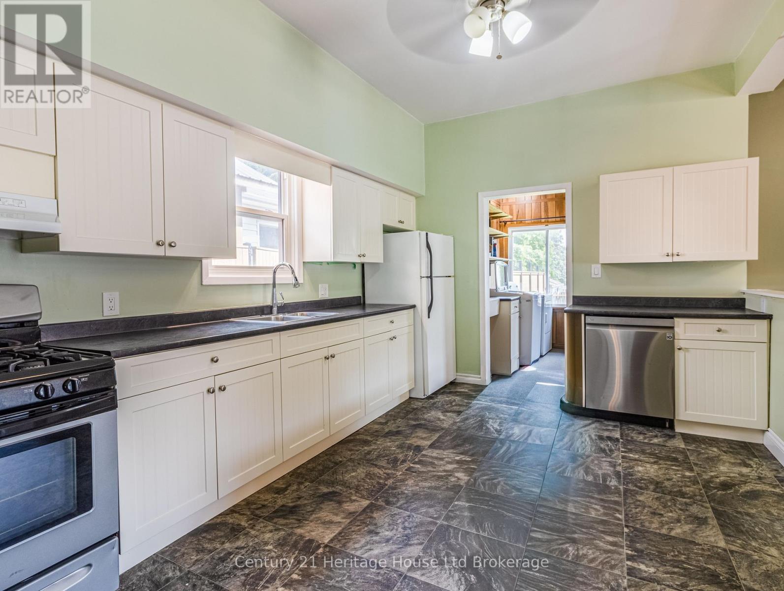 552 Hatch Street, Woodstock (Woodstock - South), Ontario  N4S 1N6 - Photo 17 - X13721260