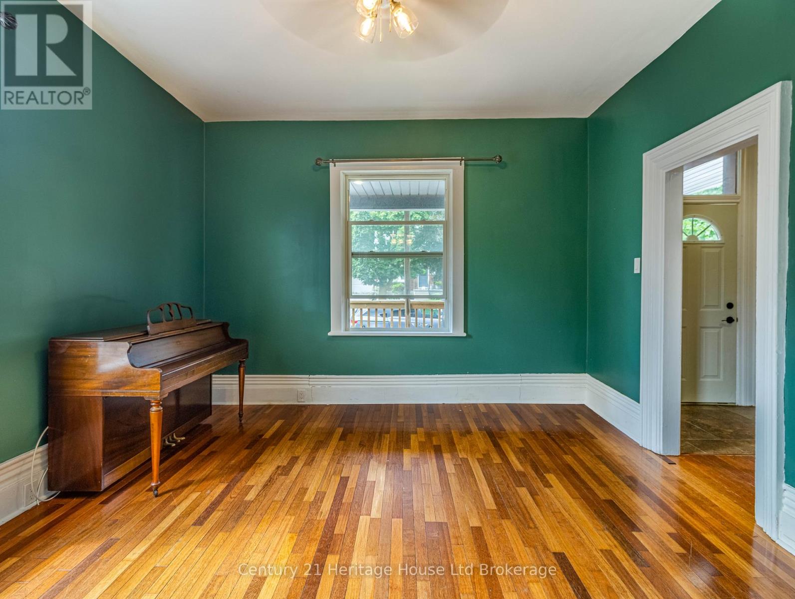 552 Hatch Street, Woodstock (Woodstock - South), Ontario  N4S 1N6 - Photo 6 - X13721260