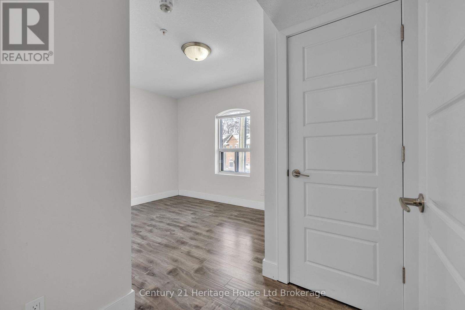 201 - 34 Brock Street, Woodstock (Woodstock - South), Ontario  N4S 3B5 - Photo 10 - X13724032