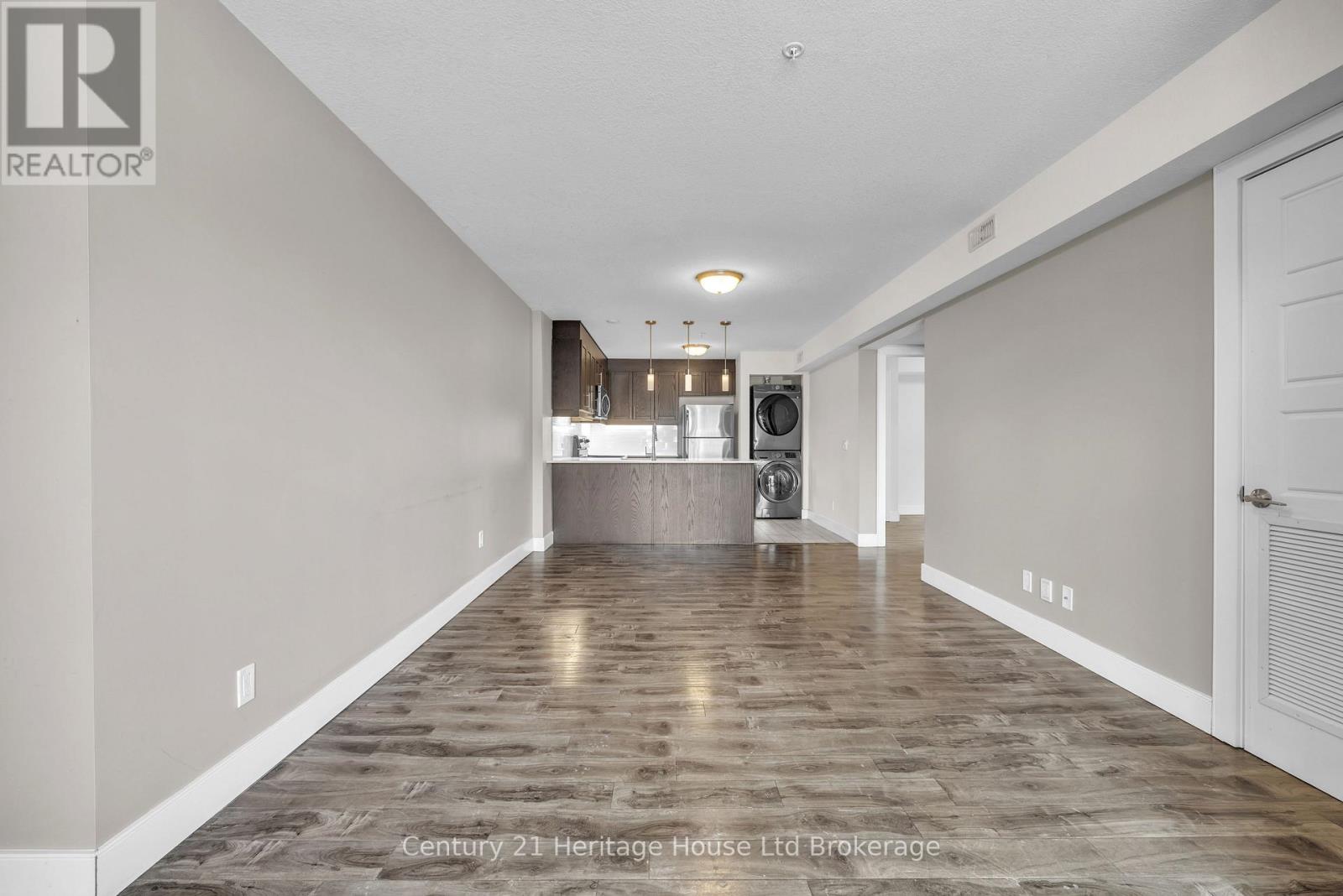 201 - 34 Brock Street, Woodstock (Woodstock - South), Ontario  N4S 3B5 - Photo 2 - X13724032
