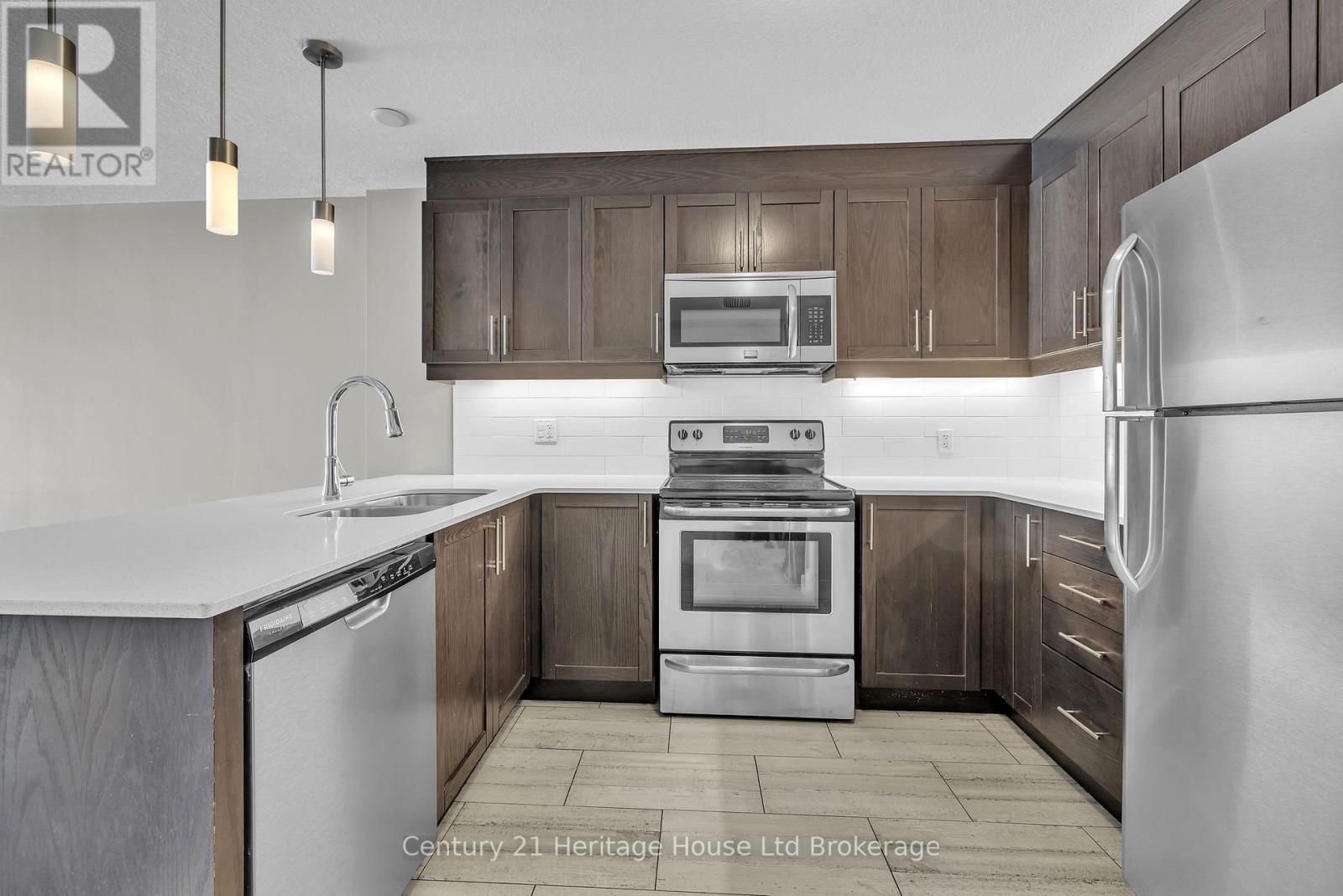 201 - 34 Brock Street, Woodstock (Woodstock - South), Ontario  N4S 3B5 - Photo 4 - X13724032