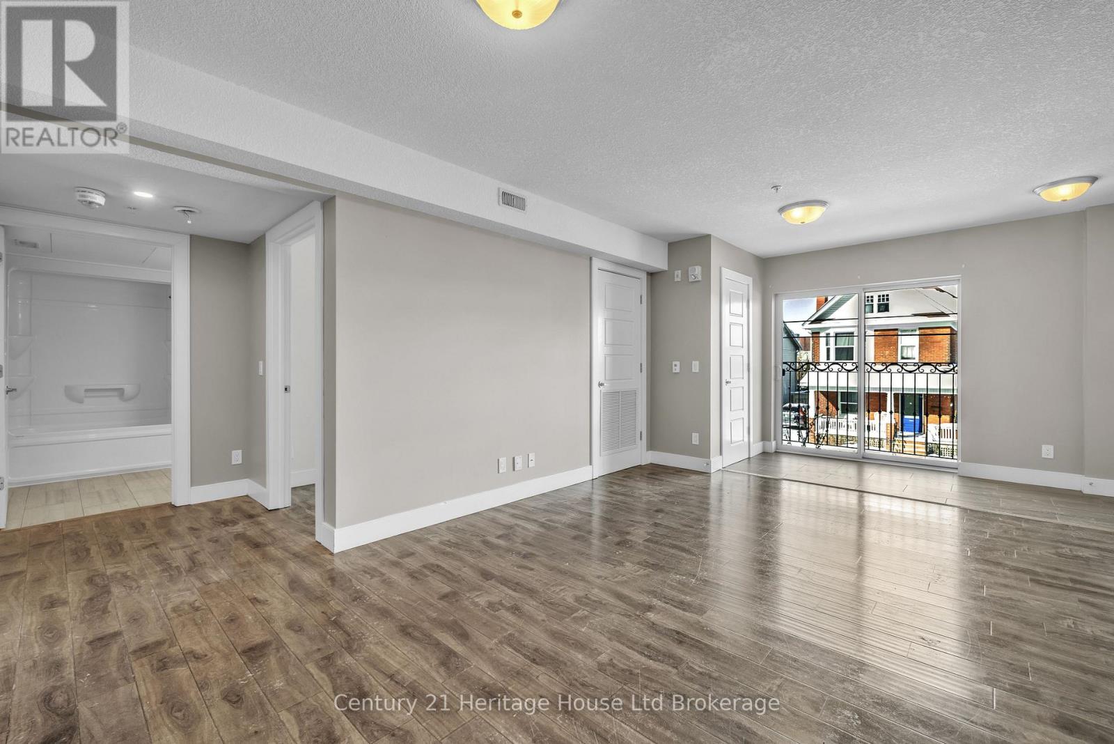 201 - 34 Brock Street, Woodstock (Woodstock - South), Ontario  N4S 3B5 - Photo 5 - X13724032