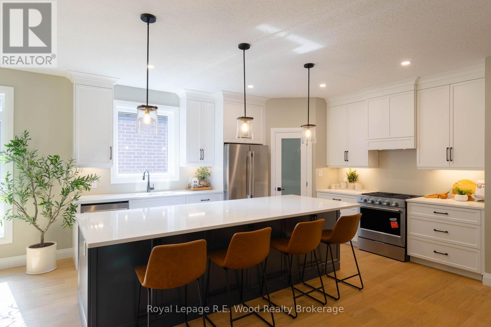 49 Sunview Drive, Norwich (Norwich Town), Ontario  N0J 1P0 - Photo 6 - X13724182
