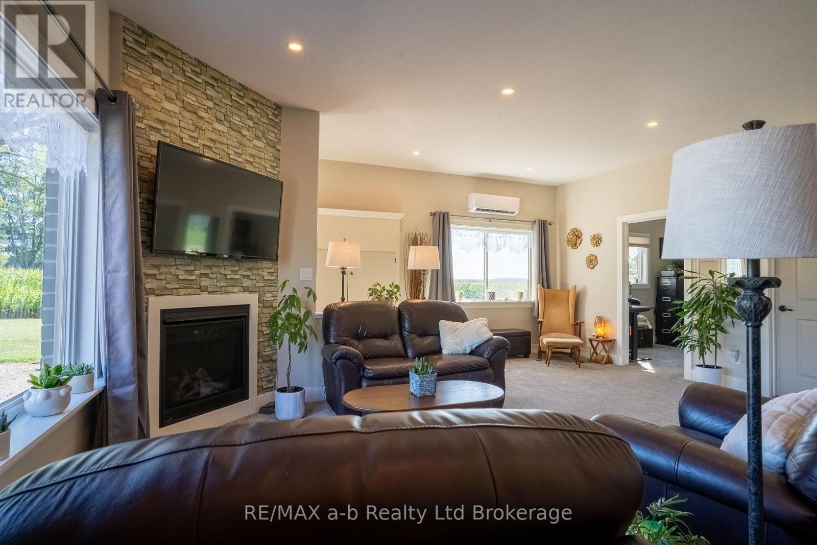 324500 Mount Elgin Road, South-West Oxford, Ontario  N0J 1N0 - Photo 9 - X13727312