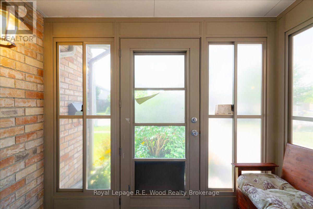 2 Oriole Crescent, Woodstock (Woodstock - North), Ontario  N4T 1T1 - Photo 10 - X13728190