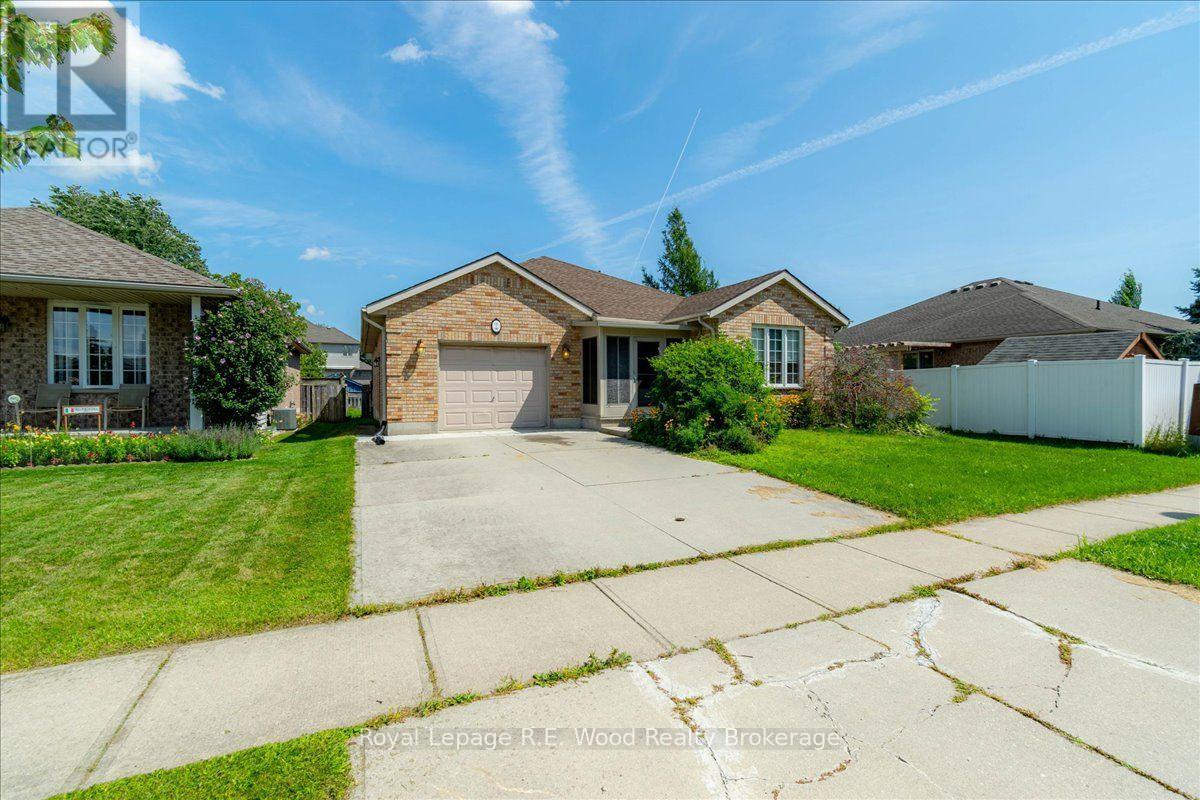 2 Oriole Crescent, Woodstock (Woodstock - North), Ontario  N4T 1T1 - Photo 3 - X13728190