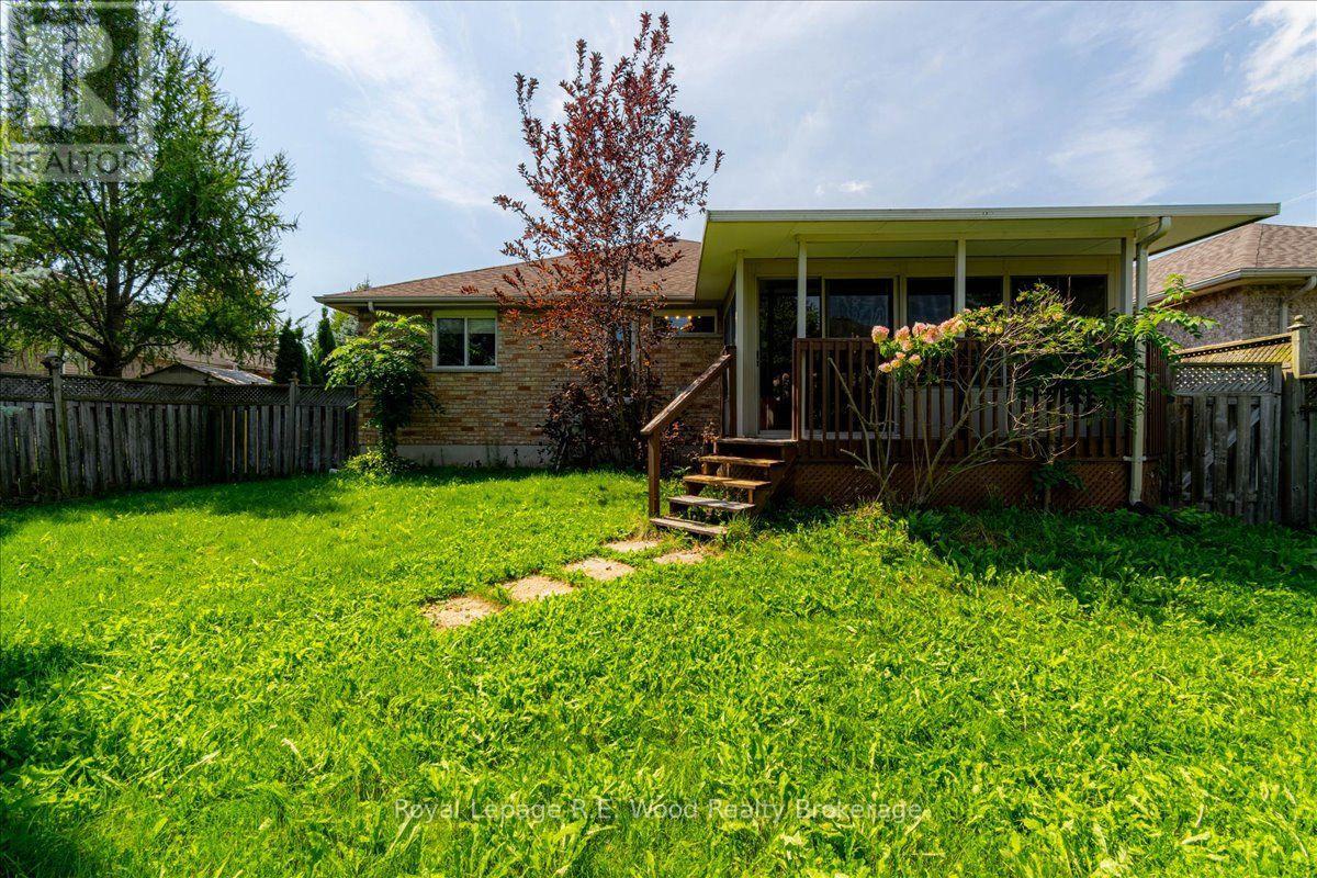 2 Oriole Crescent, Woodstock (Woodstock - North), Ontario  N4T 1T1 - Photo 7 - X13728190