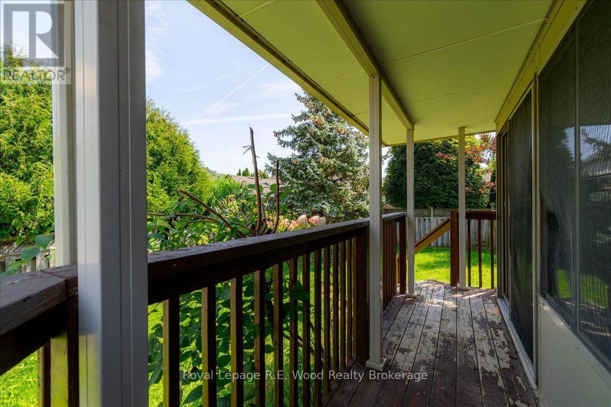 2 Oriole Crescent, Woodstock (Woodstock - North), Ontario  N4T 1T1 - Photo 9 - X13728190