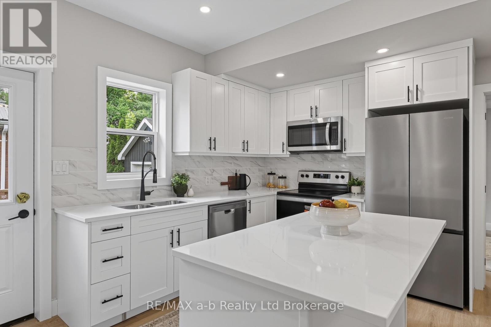 91 Winniett Street, Woodstock (Woodstock - North), Ontario  N4S 5Z6 - Photo 8 - X13730054