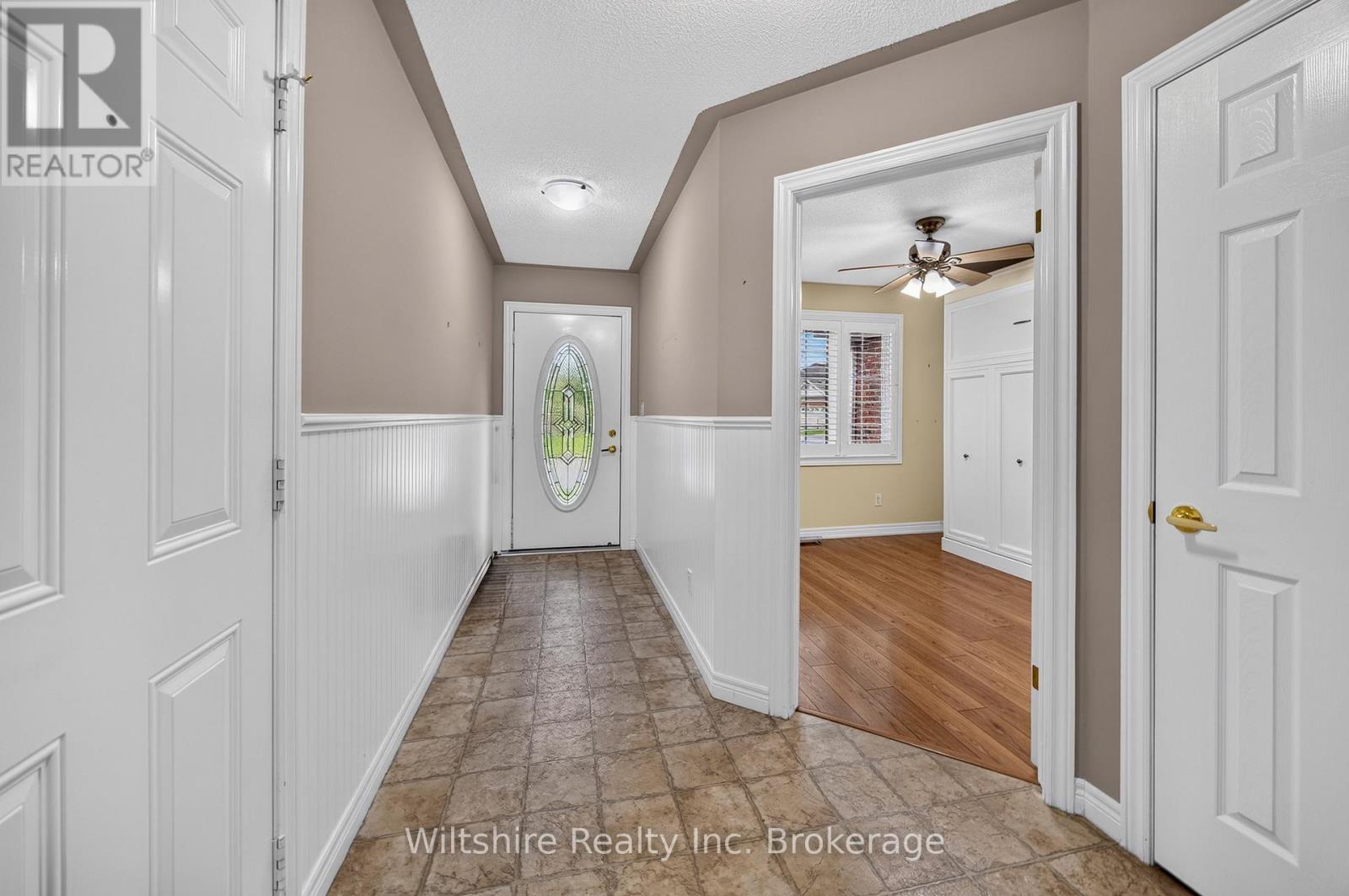 33 Fairs Crescent, Tillsonburg, Ontario  N4G 5W2 - Photo 2 - X13732390