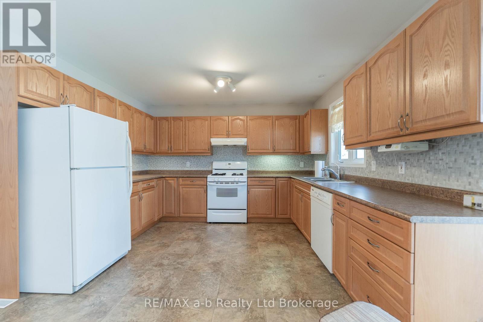 44 Beech Boulevard, Tillsonburg, Ontario  N4G 5R8 - Photo 13 - X13735144