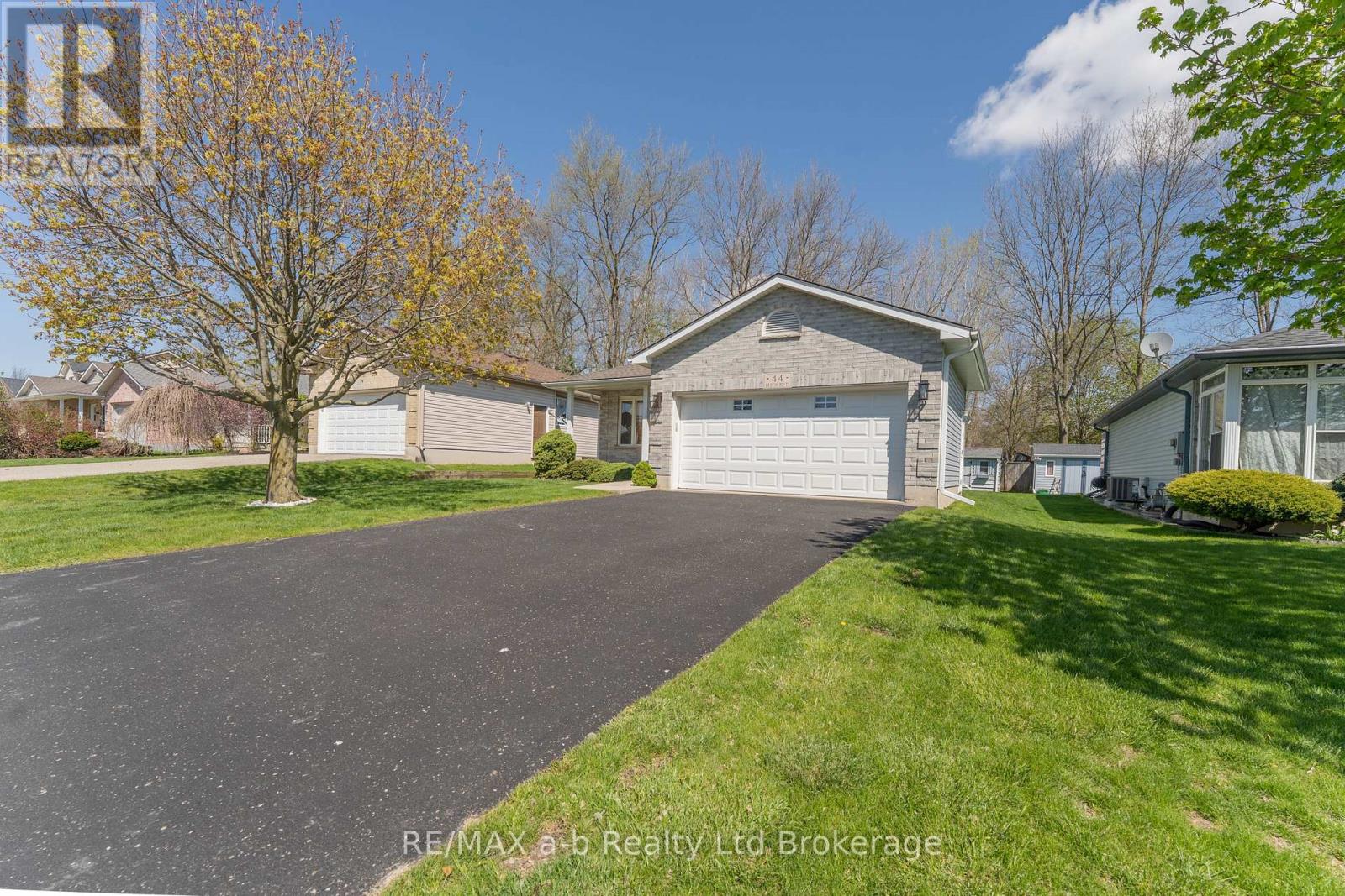 44 Beech Boulevard, Tillsonburg, Ontario  N4G 5R8 - Photo 3 - X13735144