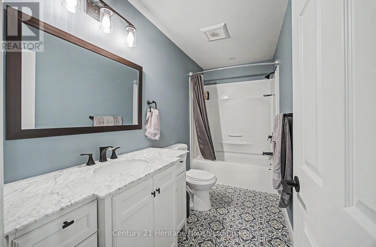 34 Centennial Avenue, Tillsonburg, Ontario  N4G 4R6 - Photo 11 - X13736084