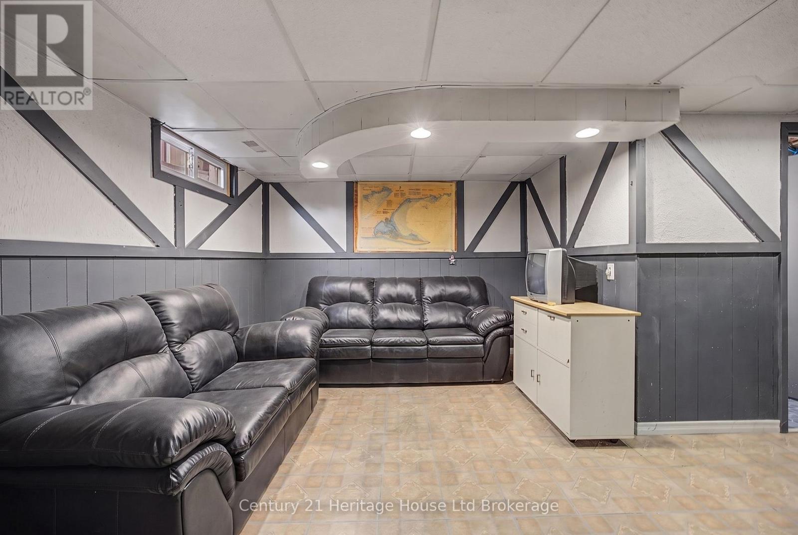 34 Centennial Avenue, Tillsonburg, Ontario  N4G 4R6 - Photo 15 - X13736084