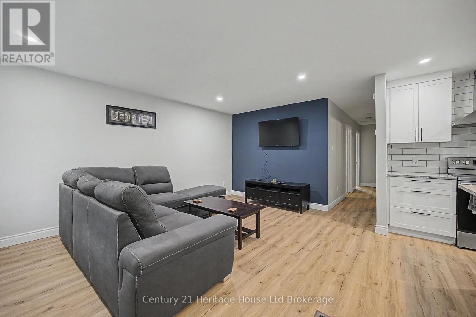 34 Centennial Avenue, Tillsonburg, Ontario  N4G 4R6 - Photo 8 - X13736084