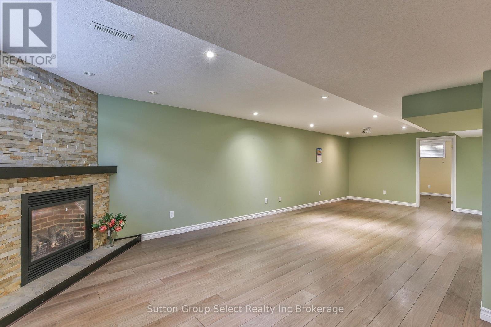 26 Westview Court, Woodstock (Woodstock - North), Ontario  N4T 0B8 - Photo 25 - X13743992