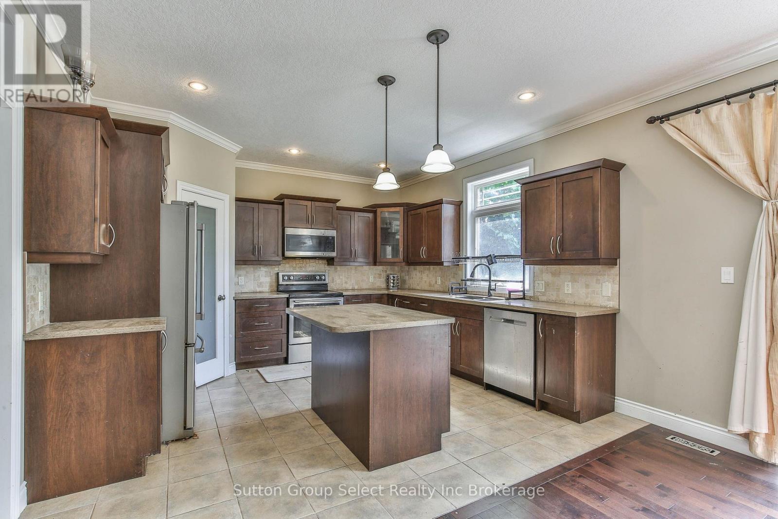 26 Westview Court, Woodstock (Woodstock - North), Ontario  N4T 0B8 - Photo 6 - X13743992
