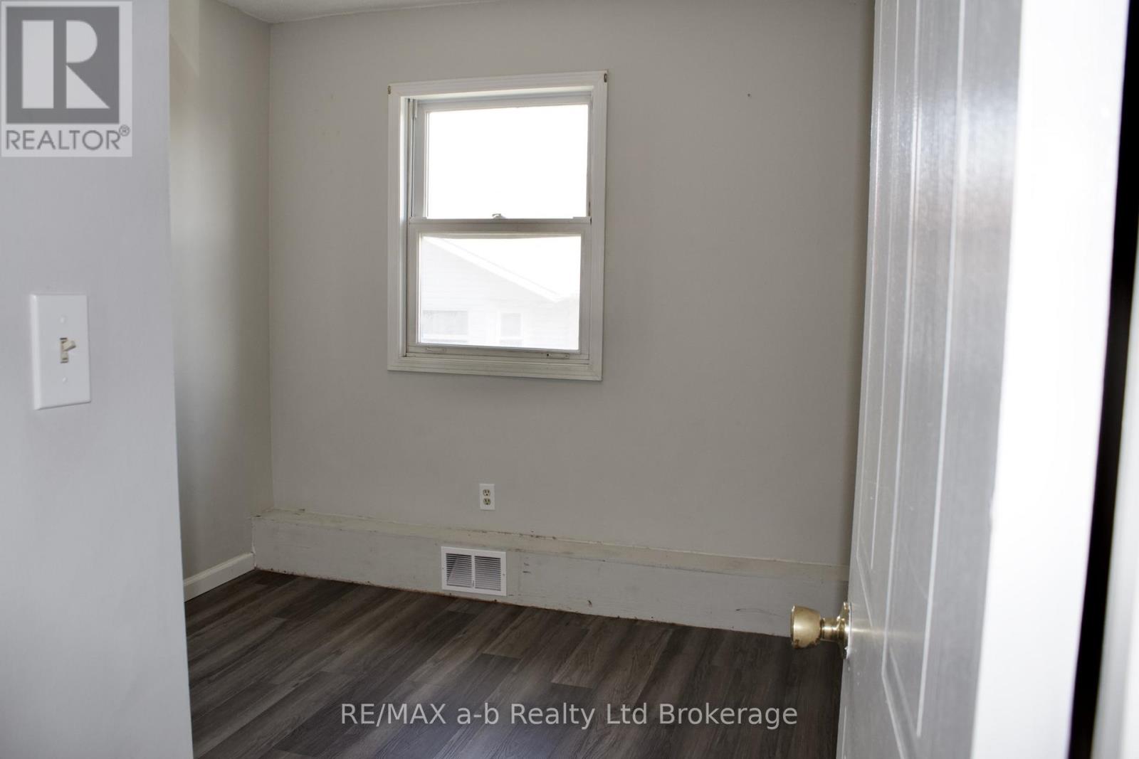 46 - 56 Hiawatha Road, Woodstock (Woodstock - North), Ontario  N4T 1P2 - Photo 14 - X13750054