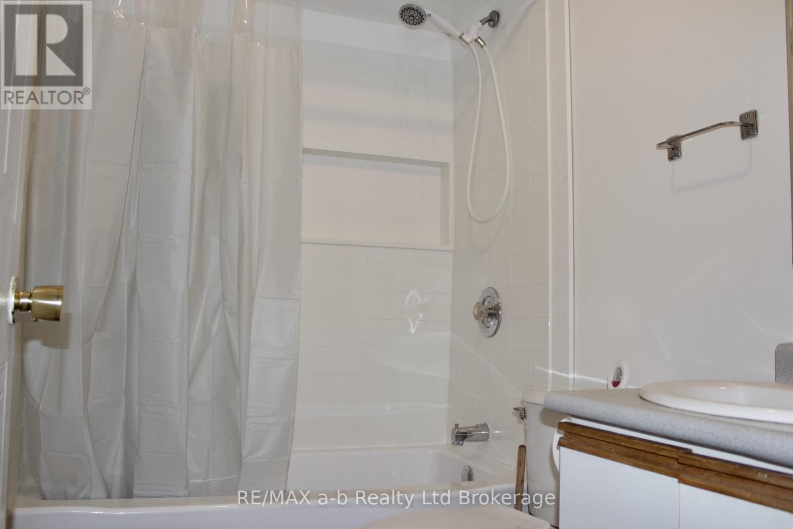 46 - 56 Hiawatha Road, Woodstock (Woodstock - North), Ontario  N4T 1P2 - Photo 21 - X13750054