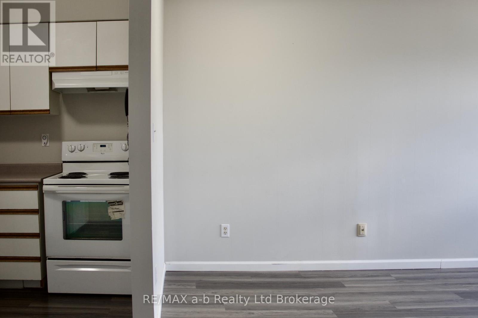 46 - 56 Hiawatha Road, Woodstock (Woodstock - North), Ontario  N4T 1P2 - Photo 6 - X13750054