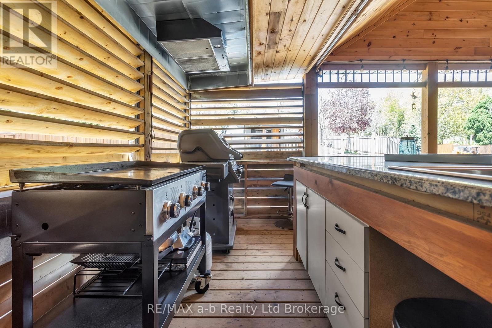 18 Queen Street E, South-West Oxford (Beachville), Ontario  N0J 1A0 - Photo 32 - X13751874
