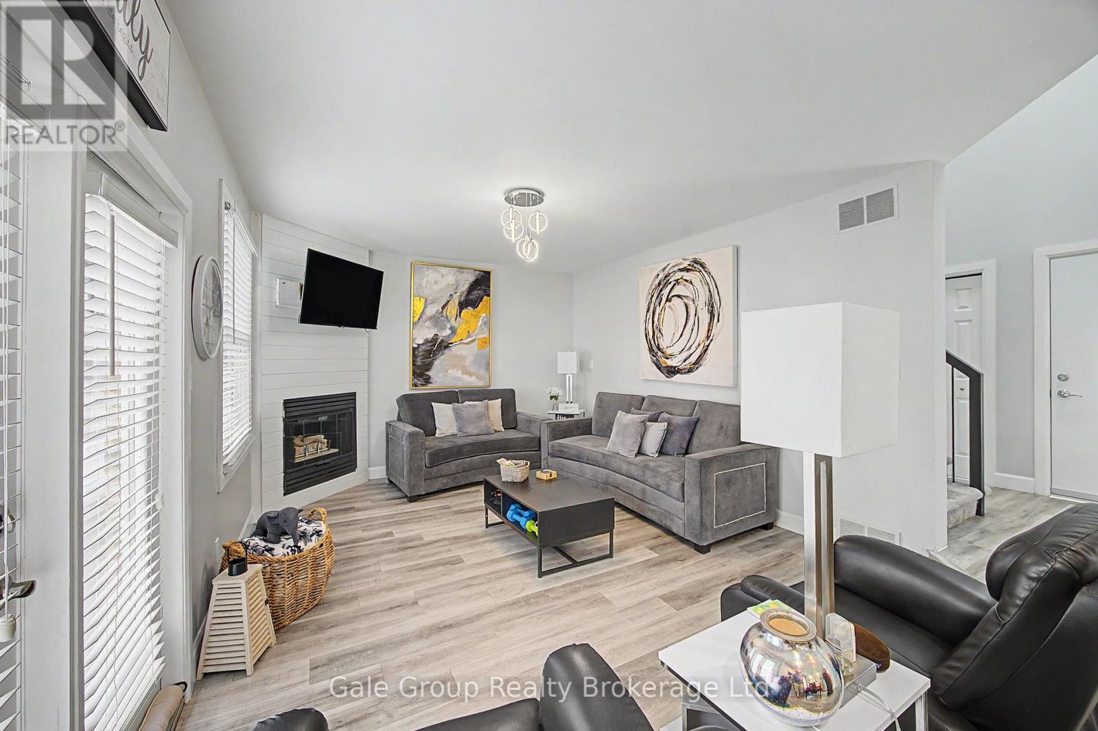 667 Springbank Avenue N, Woodstock (Woodstock - North), Ontario  N4T 1E3 - Photo 5 - X13752174