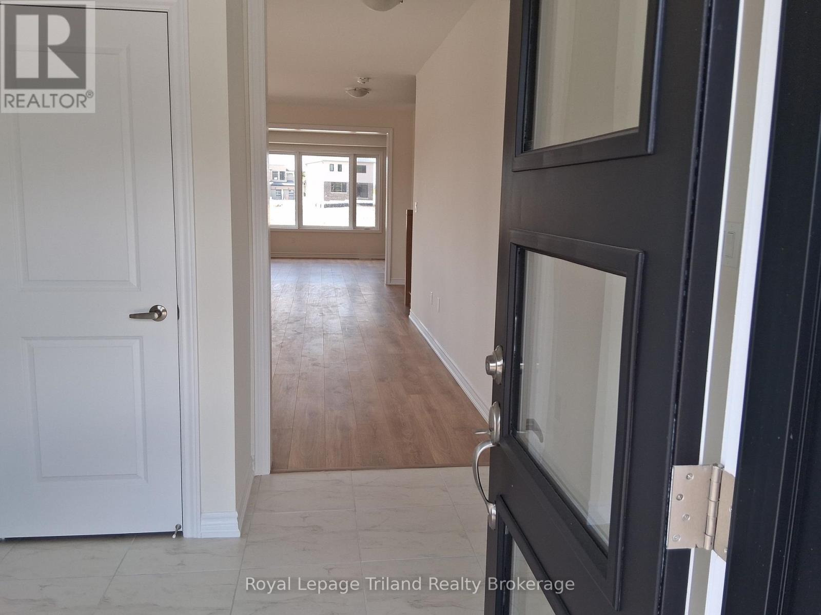 959 Trillium Drive, Woodstock (Woodstock - North), Ontario  N4S 7W2 - Photo 2 - X13755696