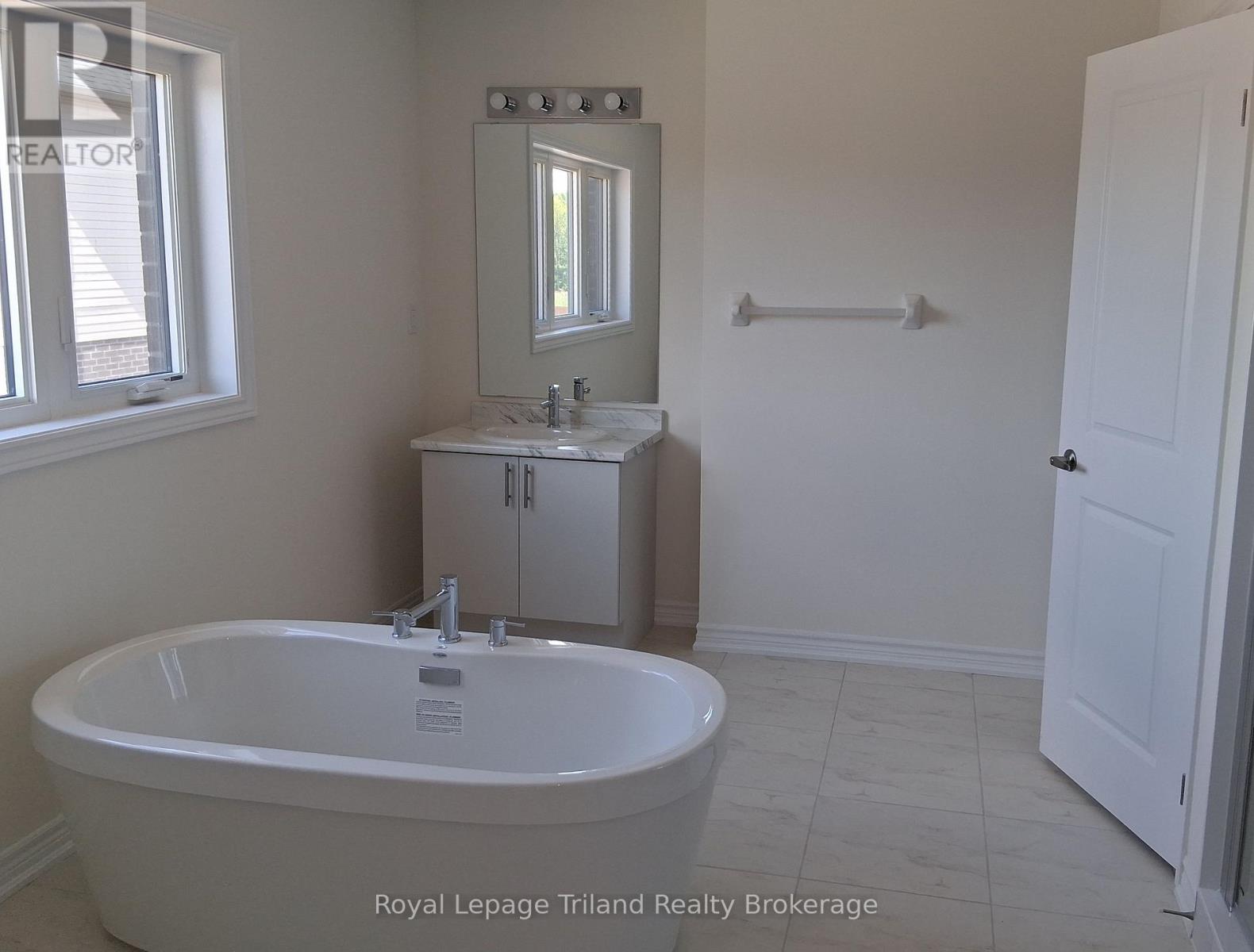 959 Trillium Drive, Woodstock (Woodstock - North), Ontario  N4S 7W2 - Photo 7 - X13755696