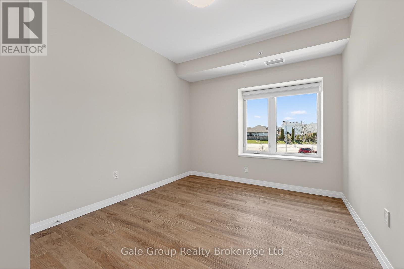 301 - 785 Southwood Way, Woodstock (Woodstock - South), Ontario  N4V 1G5 - Photo 3 - X13757100