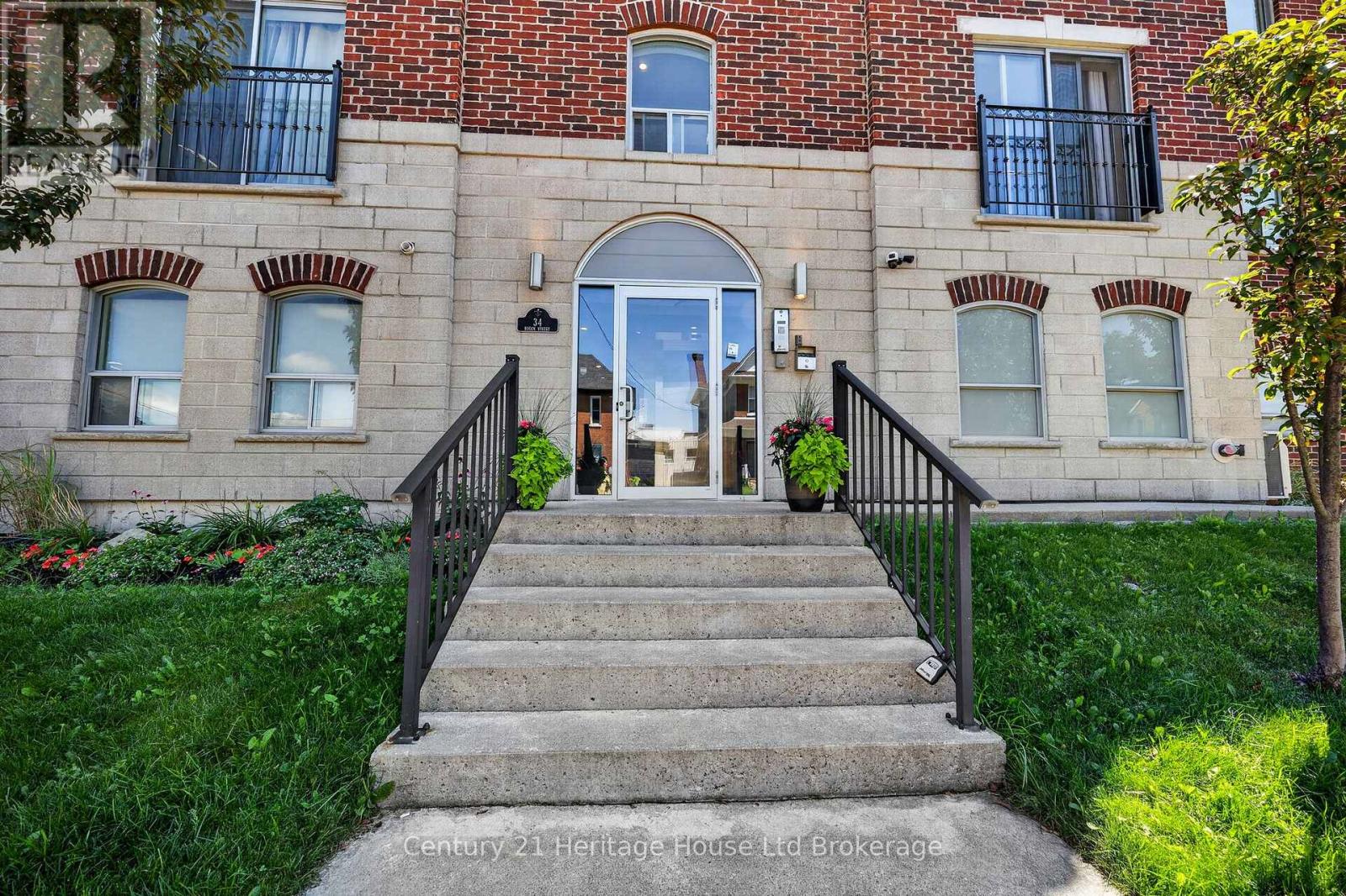 301 - 34 Brock Street, Woodstock (Woodstock - South), Ontario  N4S 3B5 - Photo 2 - X13766138