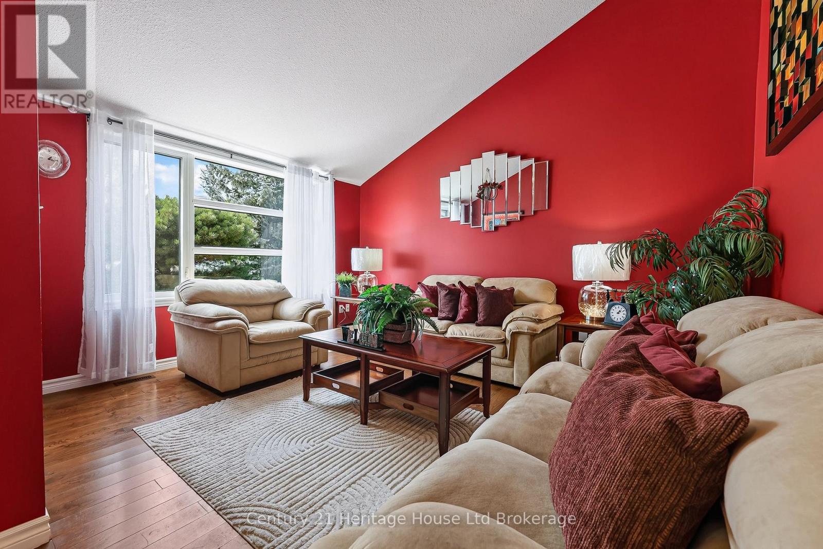 514 Parrott Place, Woodstock (Woodstock - North), Ontario  N4T 1V7 - Photo 2 - X13768842