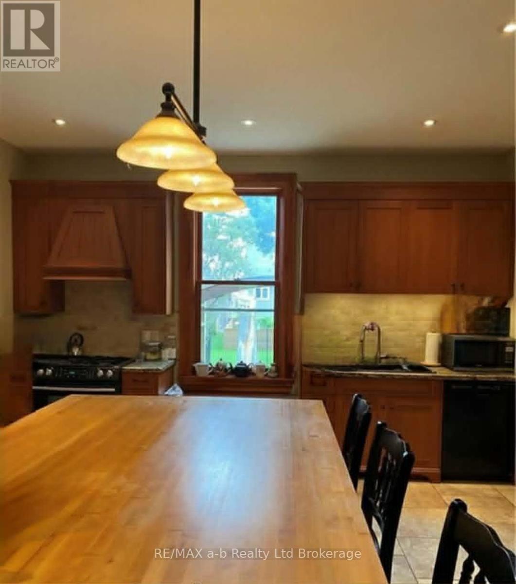 241 Pittock Park Road, Woodstock (Woodstock - North), Ontario  N4S 7W2 - Photo 3 - X13770418