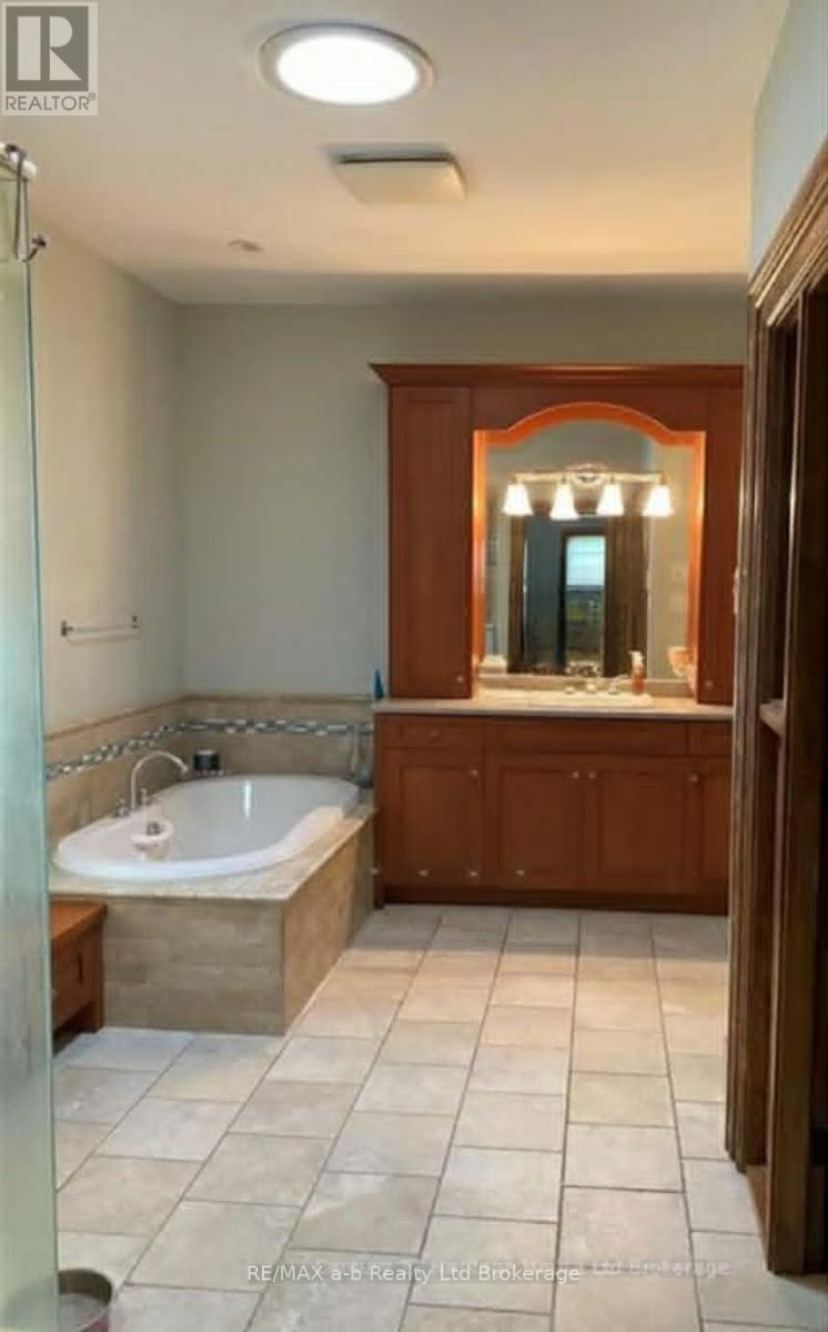 241 Pittock Park Road, Woodstock (Woodstock - North), Ontario  N4S 7W2 - Photo 8 - X13770418