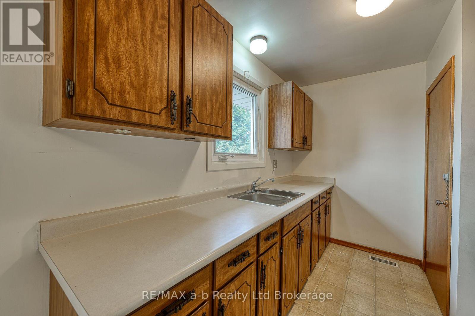 26 Glenn Avenue, Ingersoll (Ingersoll - South), Ontario  N5C 2C8 - Photo 21 - X13773598