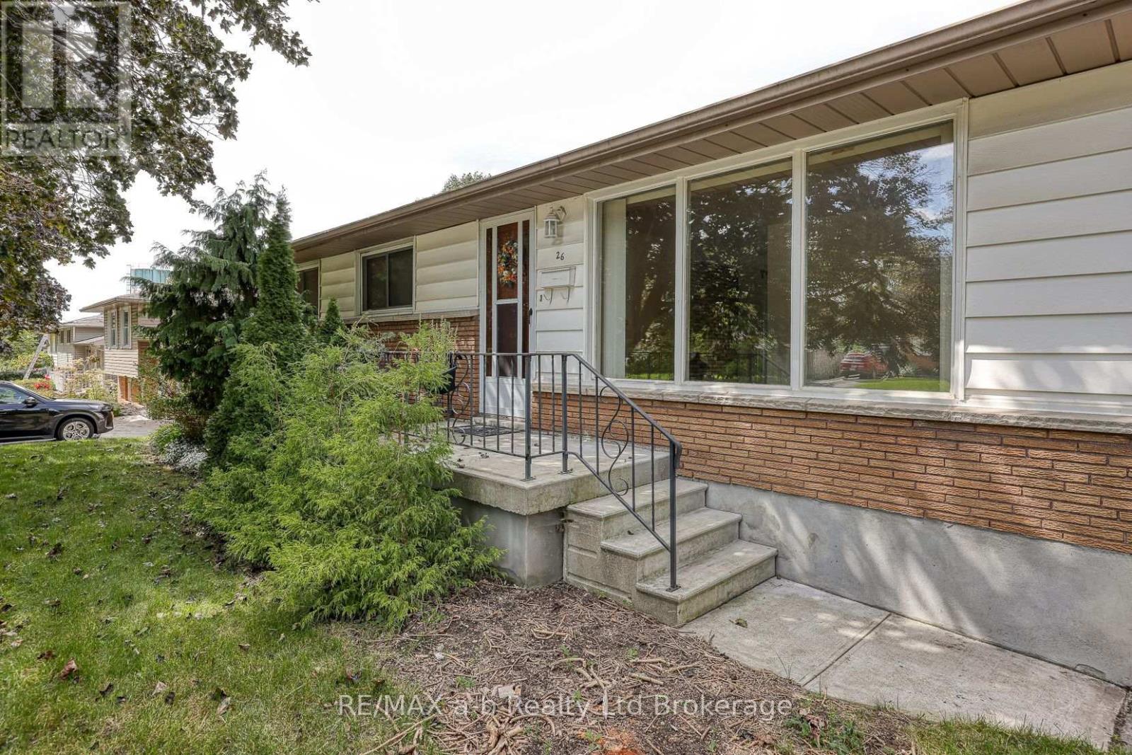 26 Glenn Avenue, Ingersoll (Ingersoll - South), Ontario  N5C 2C8 - Photo 5 - X13773598